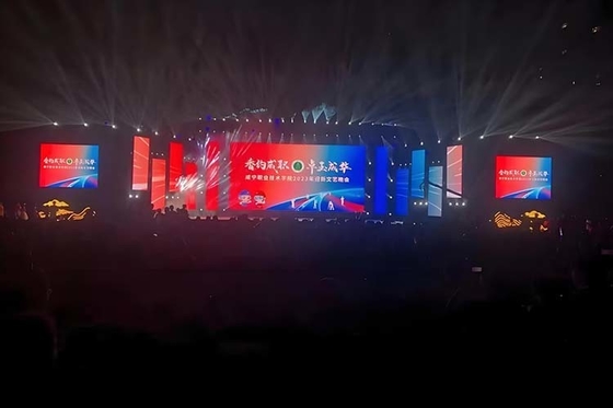 P2.6 Display a LED a noleggio interno con tasso di aggiornamento ultra elevato 7680Hz Leggere 5-7.5 kg Progettazione per palcoscenico ed eventi